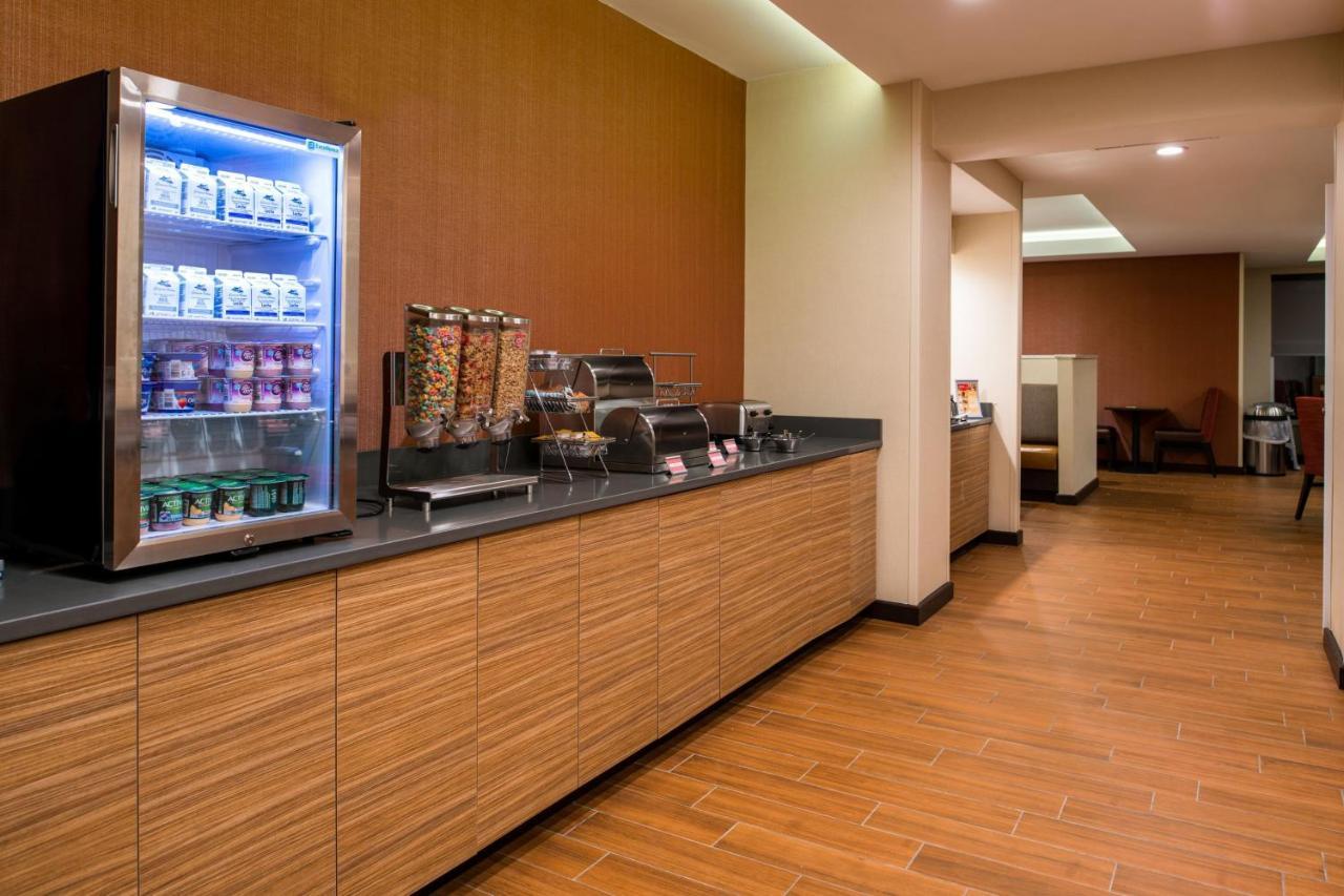 Towneplace Suites By Marriott Charleston-West Ashley Exterior photo